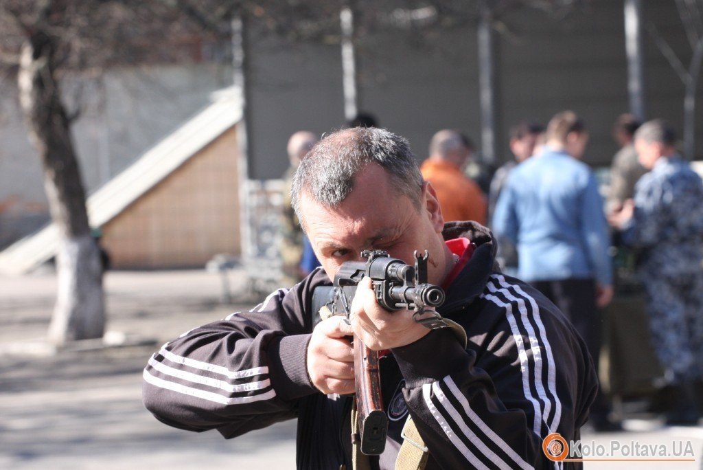 У Полтаві збирають гроші на одяг для військових