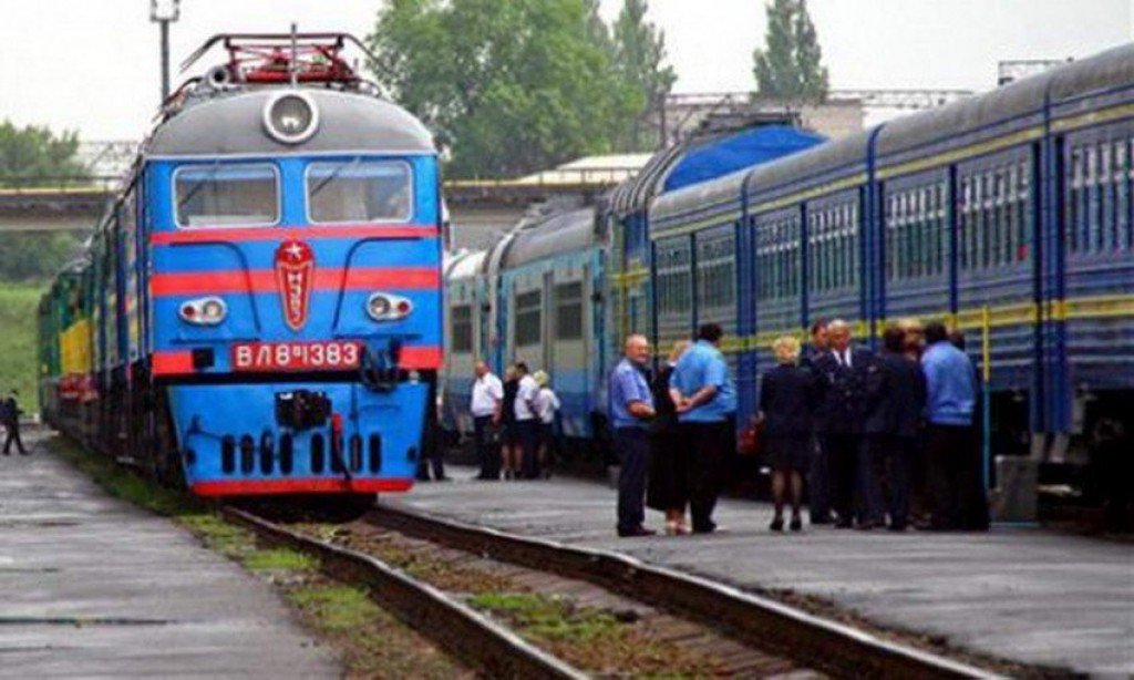 Центр зайнятості обіцяє допомагати переселенцям з Криму та східних областей: корисні телефони