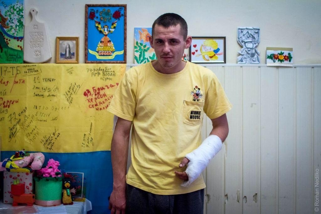 Полтавці привітали поранених бійців у Дніпропетровському військовому госпіталі