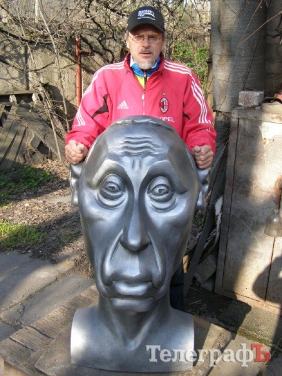 Скульптур з Полтавщини змайстрував сатиричний портрет Путіна і збирається встановити 3 рекорди