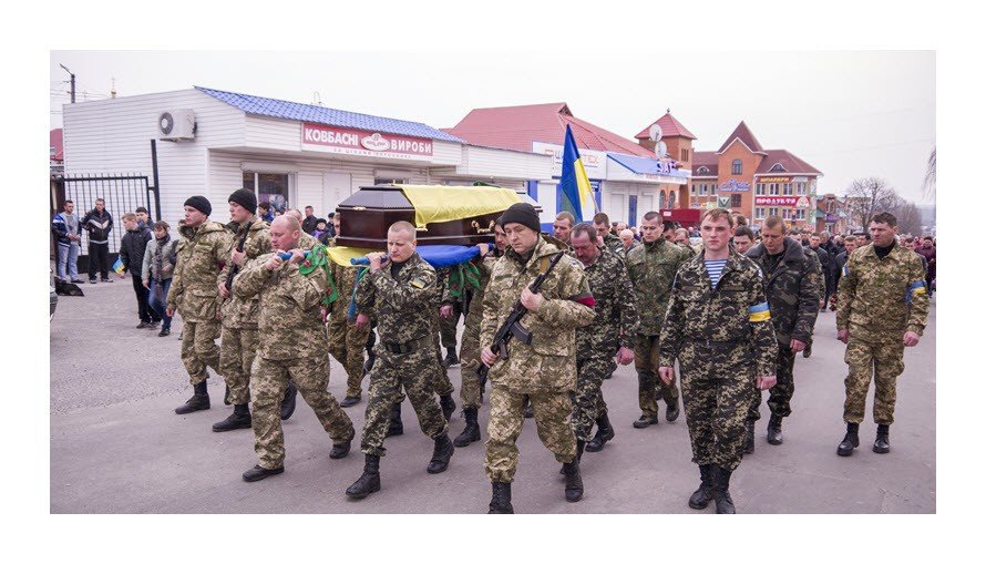 У Кобеляках попрощалися із загиблим в АТО військовим