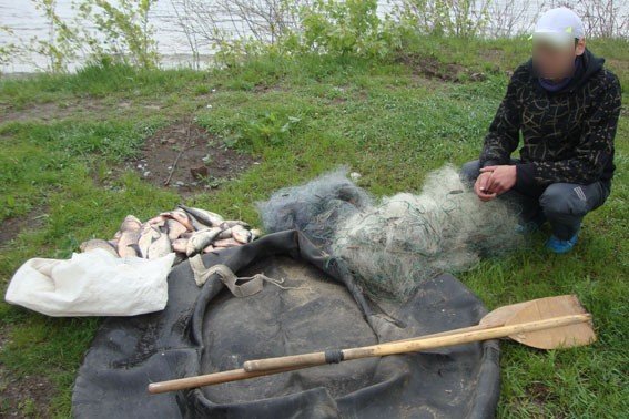 Чоловік з Полтавщини може заплатити більше 3 тисяч за незаконно виловлену рибу