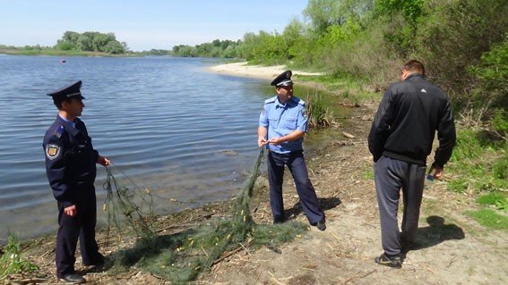 На Полтавщині затримали браконьєрів, які виловили 20 кг риби