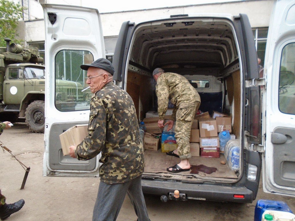 Полтавських волонтерів обстріляли у зоні АТО