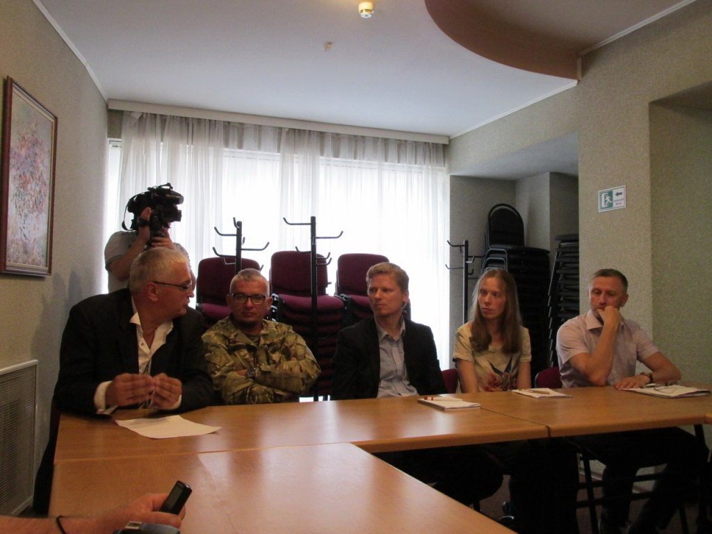 До сall-центру емоційної підтримки учасників АТО у Полтаві відберуть 20 волонтерів