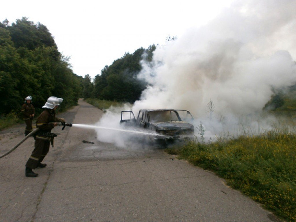 У Чорнухах горів автомобіль