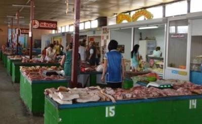 У Харківцях, де виявили африканську чуму, продовжують торгувати свининою (фото)