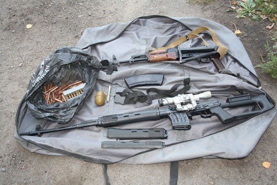 На Полтавщині затримали «домушників» із цілим арсеналом зброї
