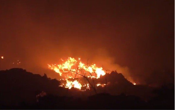Пожежа на Макухівському сміттєзвалищі – як це було (ВІДЕО)