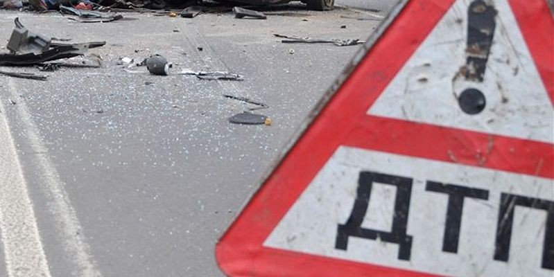 На Полтавщині троє людей загинуло від зіткнення вантажівки з легковиком