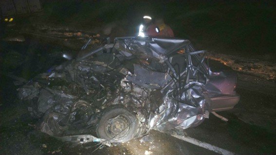 На Полтавщині троє людей загинуло після зіткнення вантажівки з легковиком