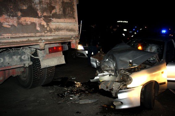 На Полтавщині легковик не розминувся з вантажівкою – загинув суддя