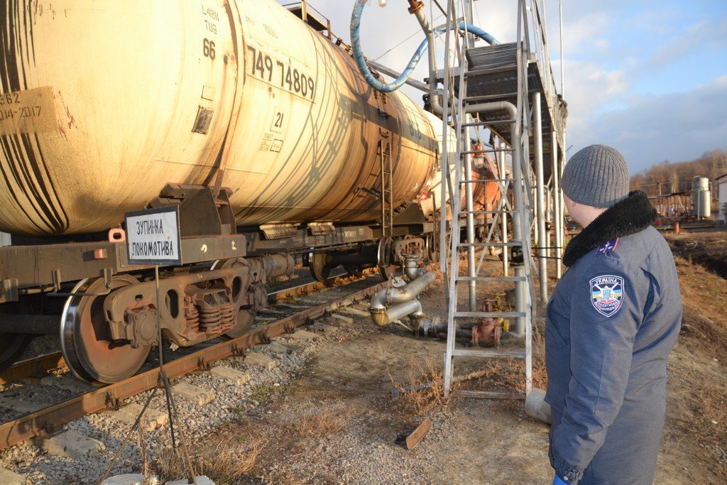На Полтавщині бензин та дизельне паливо розбавляли хімічними речовинами з Росії