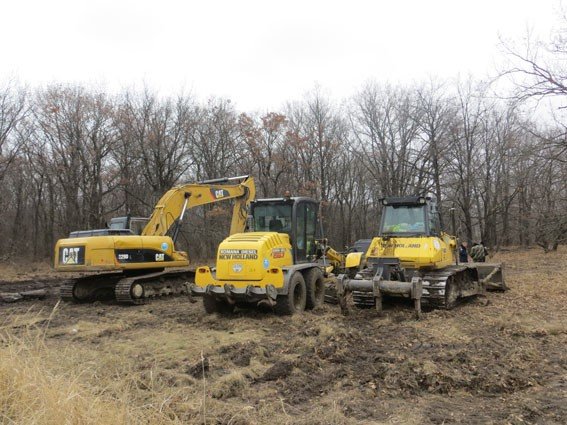 На Полтавщині незаконно видобували пісок «армією» техніки