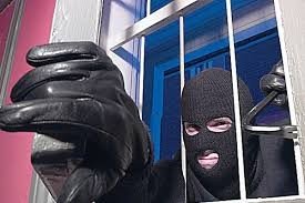 На Полтавщині пограбували магазин: серед викраденого – речі для бійців АТО