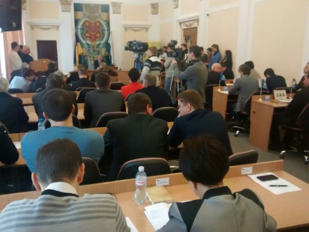 Сесія міської ради Полтави: журналістів не пускали у 