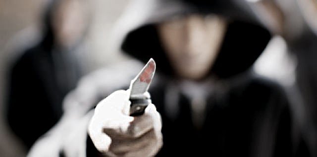 У Полтаві неподалік гуртожитку педуніверситету чоловік з ножем напав на жінку