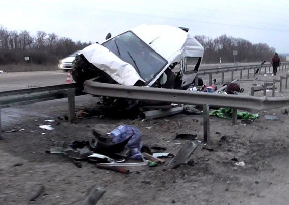 Під Полтавою в ДТП загинули троє людей з Луганської області