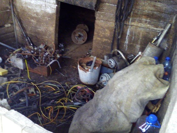 На Полтавщині чоловік облаштував у себе вдома підпилий пункт прийому металобрухту