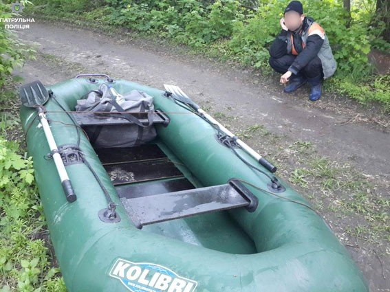 У Кременчуці затримали чоловіка, який сітками виловив 25 кілограмів риби