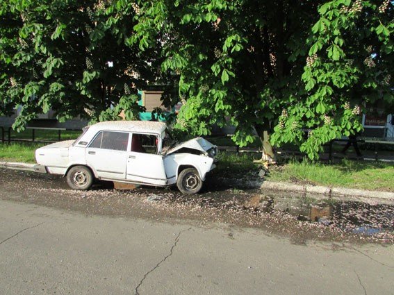 У Гребінці автівка збила жінку – потерпіла померла