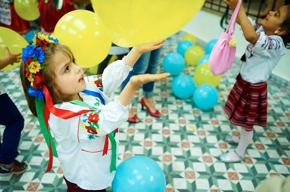 Українці у Стамбулі відзначили День вишиванки (ФОТО)