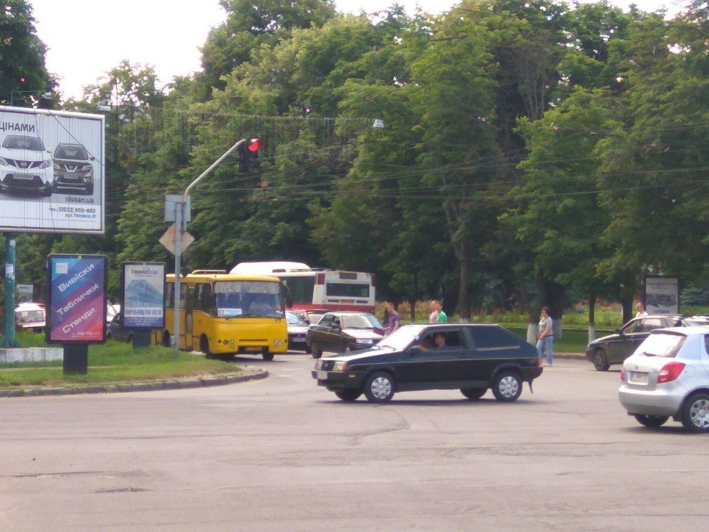 У Полтаві на вулиці Соборній невеличка «тягнучка»