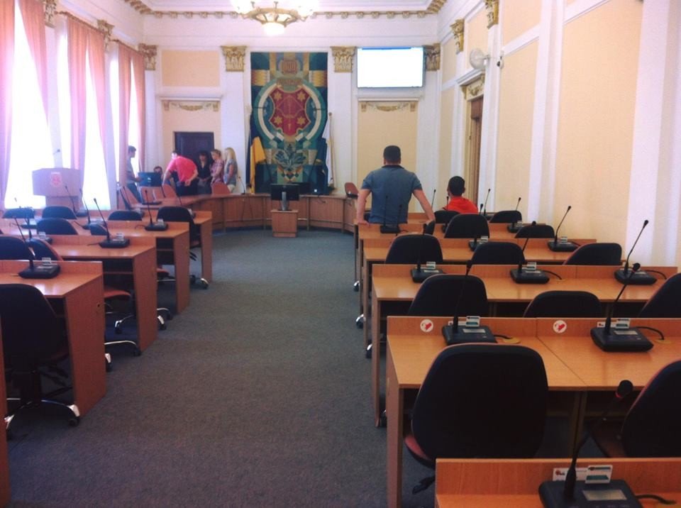 У Полтавській міській раді встановили електронну систему для голосування