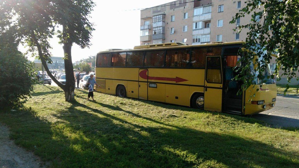 Проміжні вибори: як лідери партій та перші особи держави підтримують кандидатів 151 округу