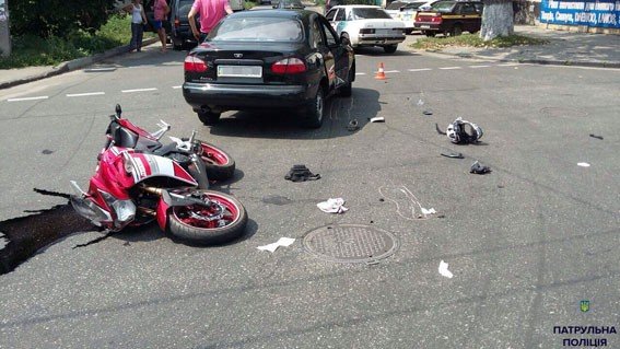 ДТП у Полтаві : загинув мотоцикліст, серед травмованих жінка з дитиною