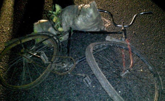 У Полтаві нетверезий велосипедист не розминувся з легковиком