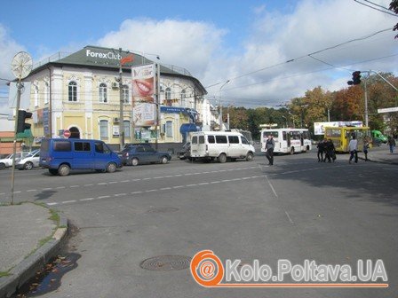 Перехрестя Фрунзе і 1100-річчя Полтави