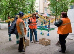 Двірникам Полтави можливо підвищать зарплату