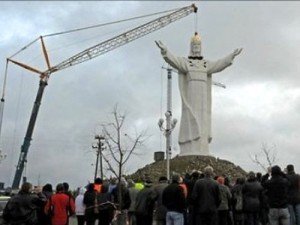 У Польщі встановили гігантську статую Ісуса Христа