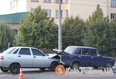 Під час ДТП постраждав полтавець.