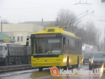 Тролейбус не возить пасажирів, бо технічно несправний, фото Ніни Король