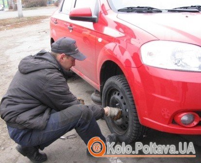 Більшість водіїв уже перевзули своїх сталевих коней, фото Ніни Король