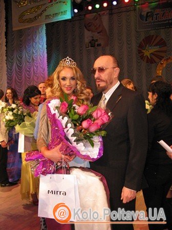 Красуня Полтави 2011 Тетяна Дрига, Микола Підгорний, член журі та головний приз - шуба. Фото Тетяни Цирульник