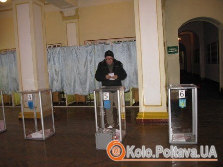 На дільницю прийшов кожен п'ятий виборець. Фото Тетяни Цирульник. 