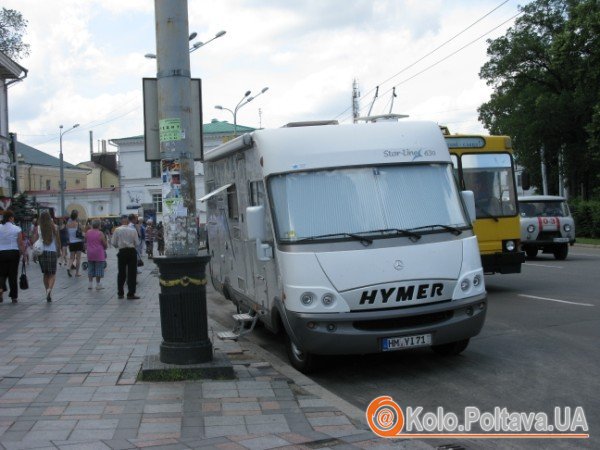 Трейлер зупинився якраз на місці аварії, яка сталася у 2008 році. Фото Тетяни Цирульник