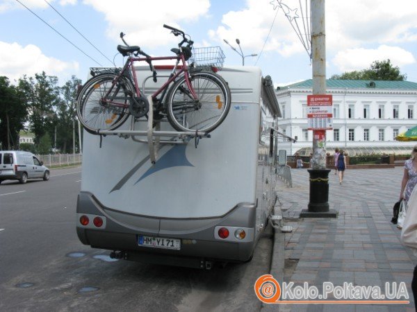 Німецькі туристи будуть їздити по українським дорогах і на велосипедах.