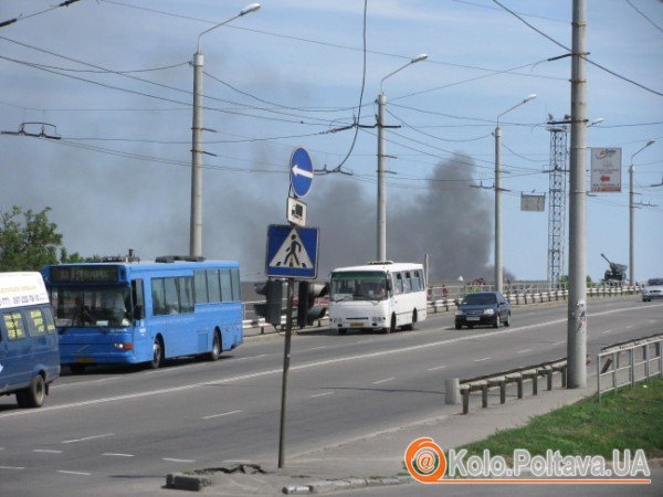 Дим було видно за кілька кварталів. Фото Ніни Король