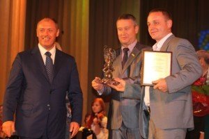 "Кращий підприємець 2012"  Максим  Венгровський. (перший справа)