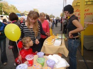 Діти, які приходили з батьками на ярмарок, могли посмакувати різну смакоту