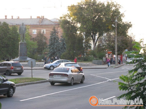 Площу Леніна добре видно, бо немає дерев. Фото Тетяни Цирульник