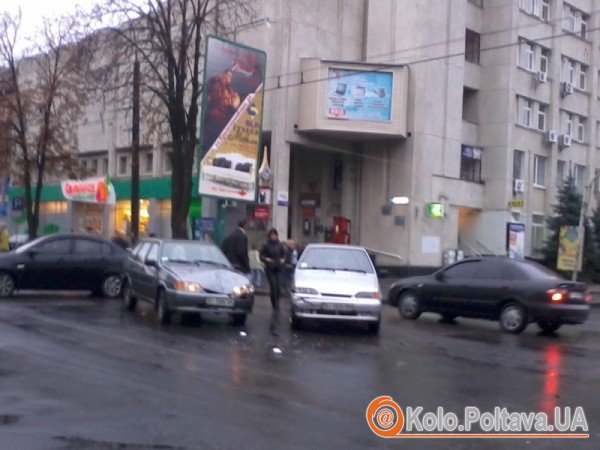 Водіям двох ВАЗівок не вдалось уникнути зіткнення 