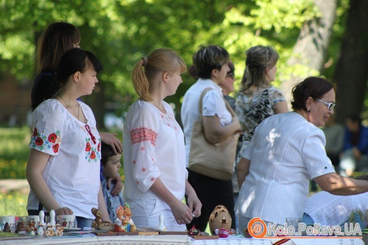 На Святі паски можна було купити великодні писанки ті обереги, ціна від 10 гривень