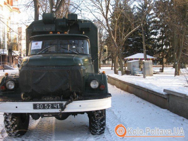 Пункт обігріву у оперативно-рятувальному автомобілі у Сонячному парку. Фото Тетяни Цирульник.