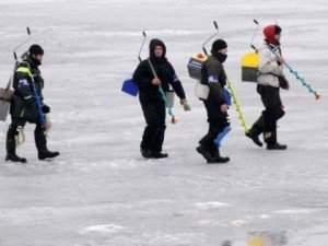 У Кобеляцькому районі крижина з 4 рибалками відкололась від берега