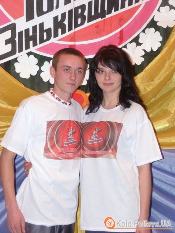 Переможцем конкурсу «Кращий голос Зіньківщини" став Сергій Самсоненко (ліворуч)